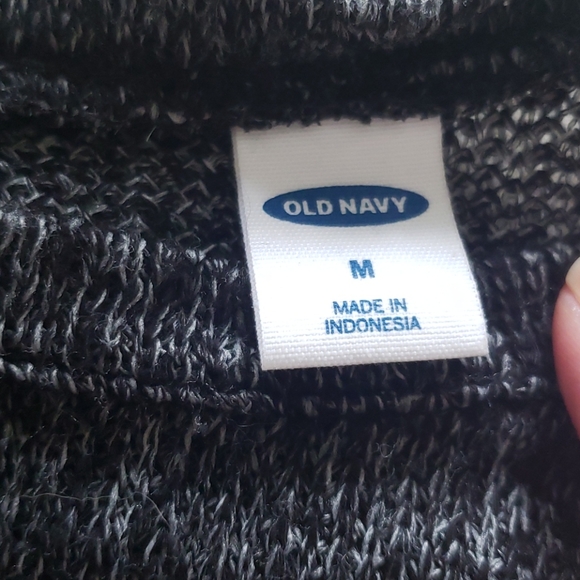 Old Navy sweater - Picture 5 of 8